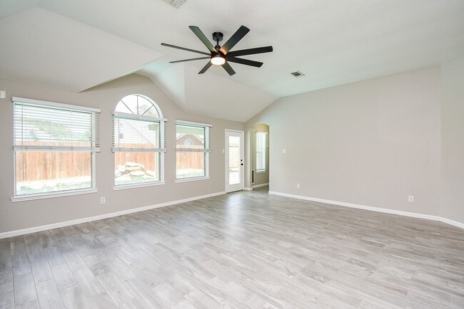 Building Photo - 23122 Beech Canyon Dr