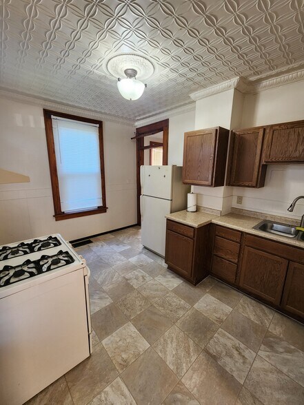 Large Eat-In Kitchen with Original Tin Ceiling - 2548 Jackson St