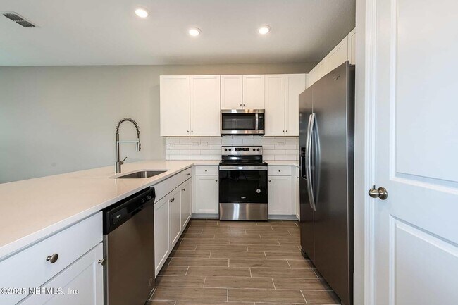 Building Photo - 10654 Towns Wy