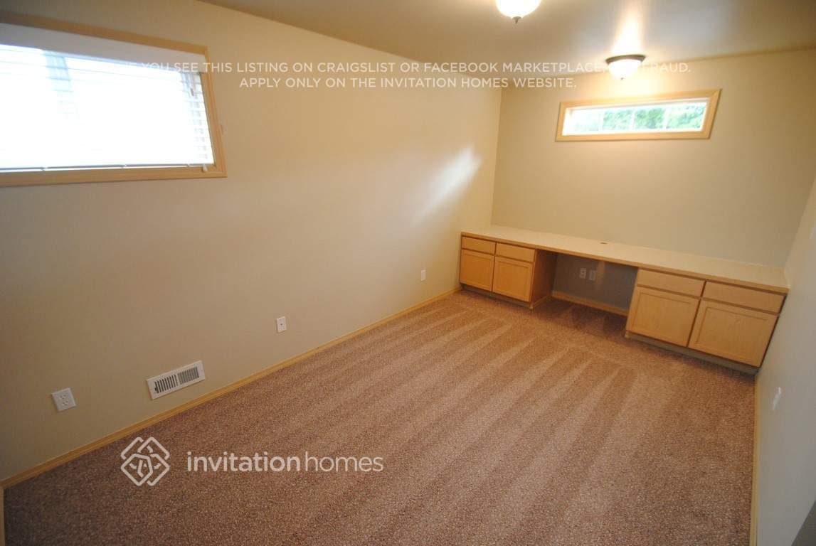 Building Photo - 8410 178th Pl NE