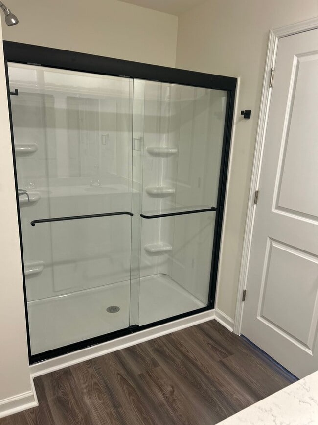 Building Photo - Brand New Townhome in the heart of Newton!