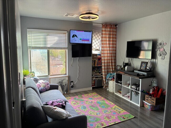 Building Photo - 9226 N 182nd Dr