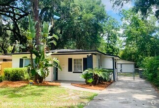 Building Photo - Cozy 3 Bed/1.5 Bath Home with Detached Gar...