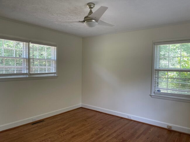 Building Photo - 1516 Highland Park Dr