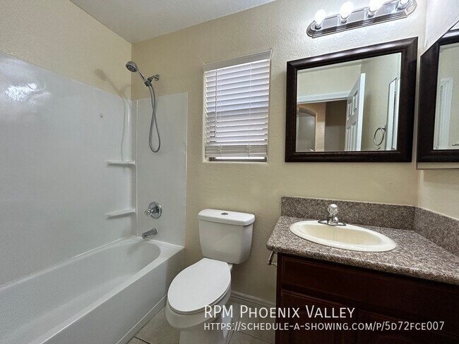 Building Photo - $150.00 off 1st Month Rent - 4 Bed / 2 Bat...