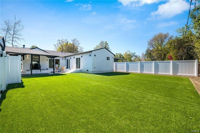 Building Photo - 22919 Leonora Dr