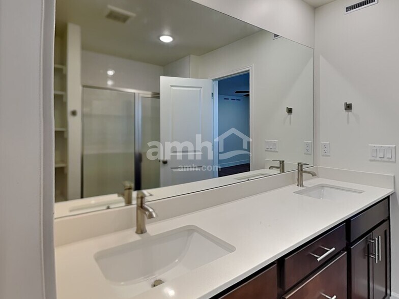 Building Photo - 6098 W Copper Hawk Dr