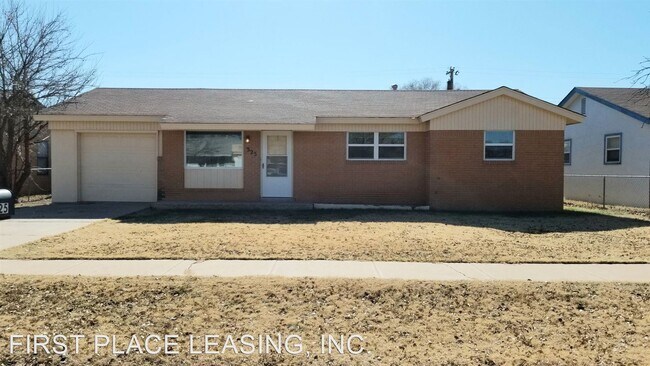 Primary Photo - 3 br, 2 bath House - 325 Circle Dr.