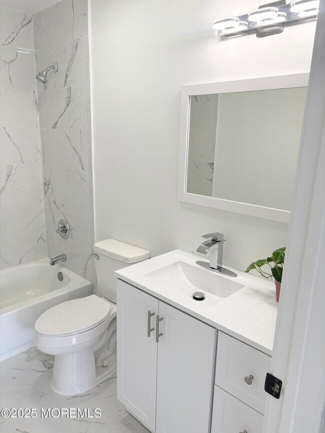 Building Photo - 944 Yellowbank Rd