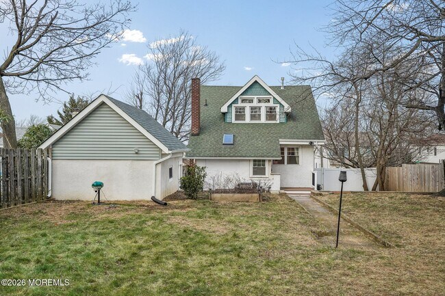 Building Photo - 108 Burlington Ave