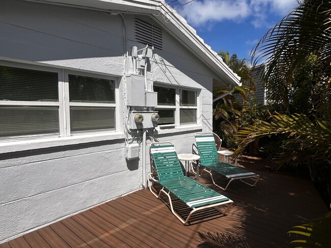 Building Photo - Unfurnished Beautiful Studio Retreat in Treasure Island – Minutes from the Beach!