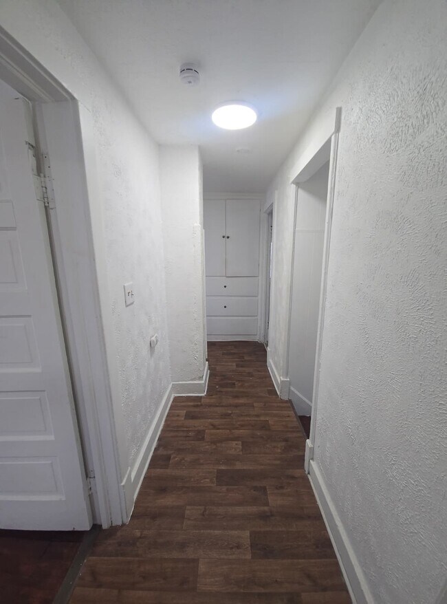 Building Photo - 540 Blaine Ave