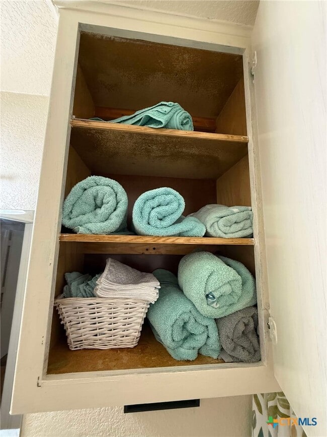 Building Photo - 1008 Circle M Dr