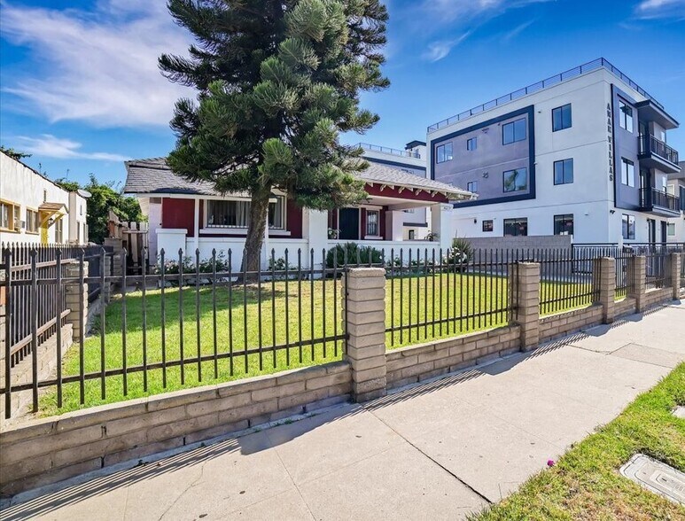 Building Photo - 4667 Pickford St