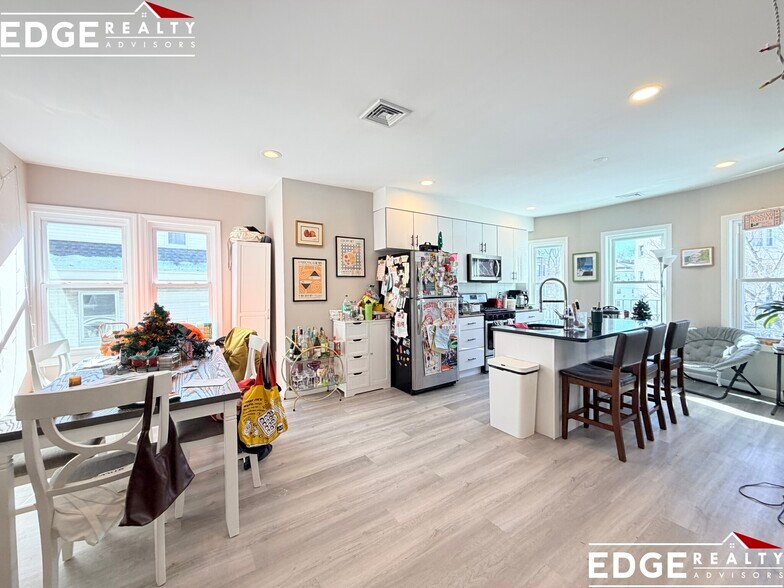 Building Photo - 62 Quint Ave