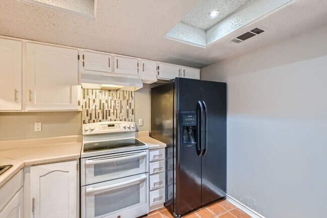 Building Photo - Charming 2-BR/2-Bath Home in the Heart of ...