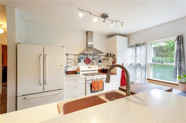 Building Photo - 4407 Lareina Dr