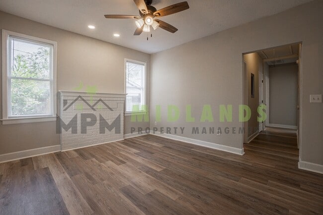 Building Photo - 928 Columbia College Dr