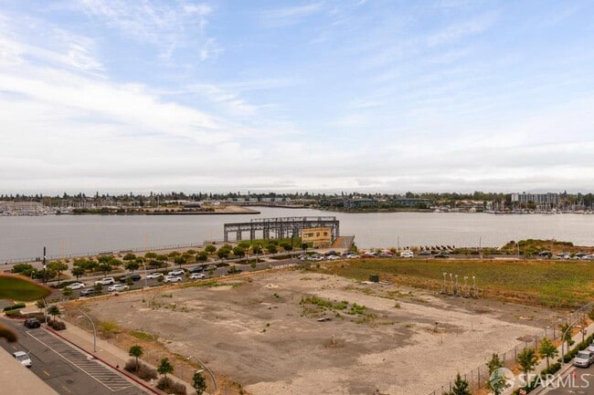 Building Photo - 260 Brooklyn Basin Wy