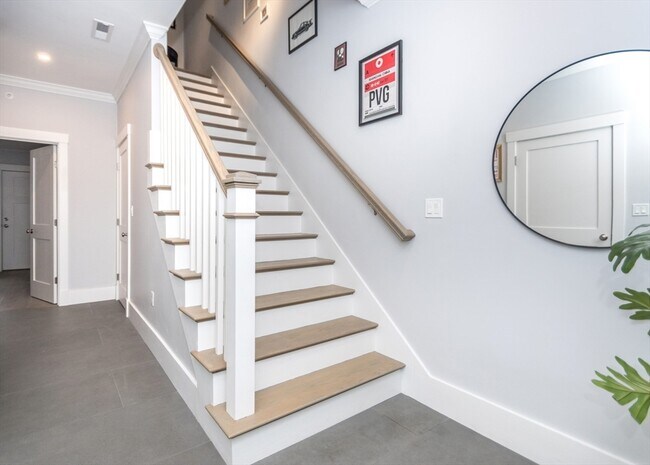 Building Photo - 29 Cherry St