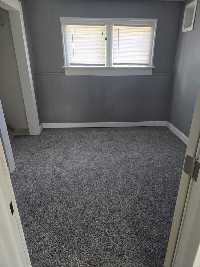 Building Photo - 3807 Chalmers Ave