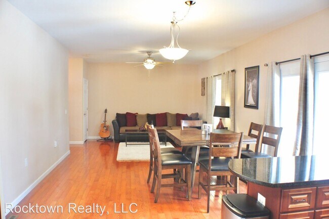 Building Photo - 3 br, 2.5 bath House - 1304 Dulcimer Lane