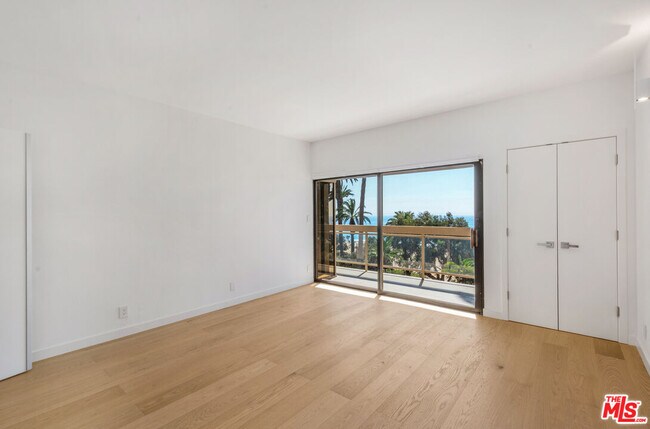 Building Photo - 801 Ocean Ave