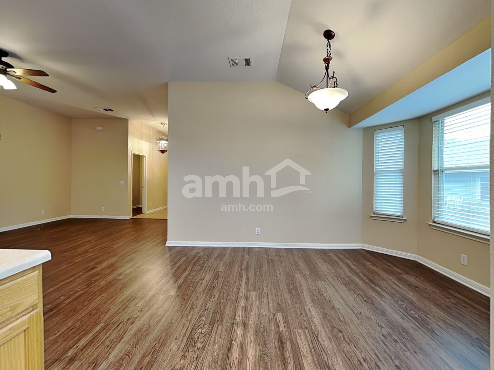 Building Photo - 136 Goddard