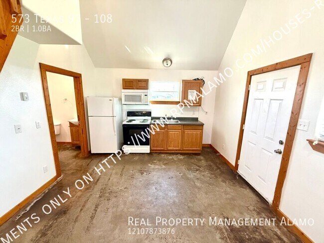 Building Photo - 573 TX-97