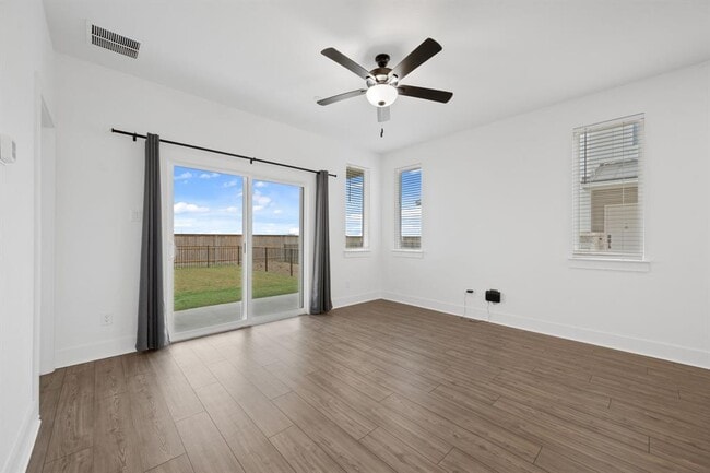 Building Photo - 2568 Jack Nora Wy