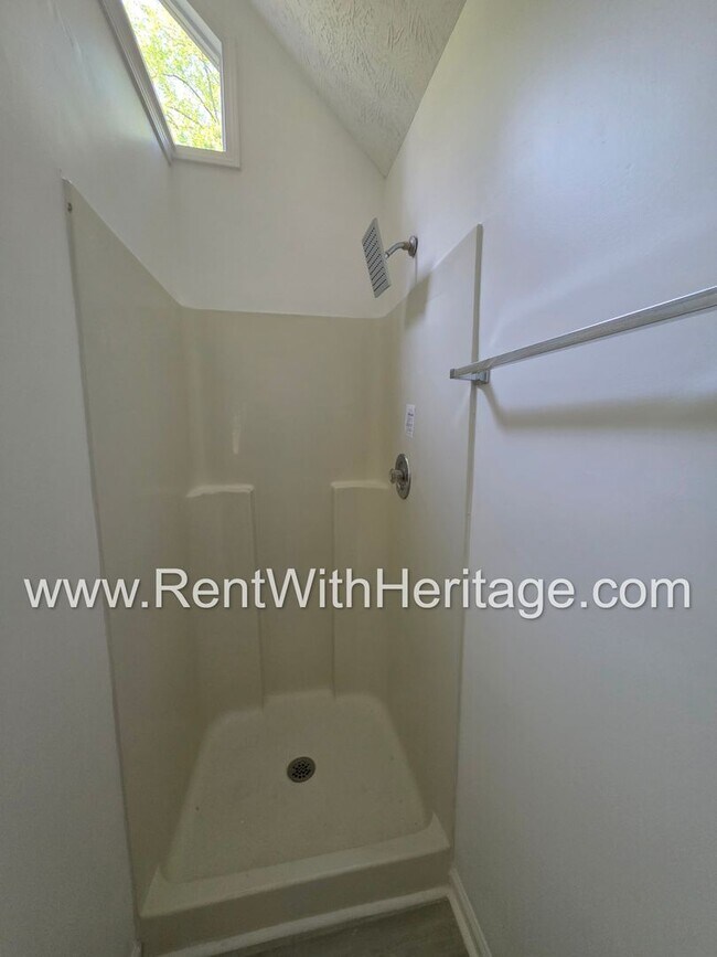 Building Photo - Amazing 3 Bedroom/ 2 Bath Home / Semi Finished Basement /  Exercise Room or Flex Room / Beautiful...