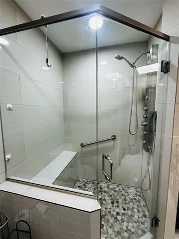 Building Photo - 6646 E Lovers Ln