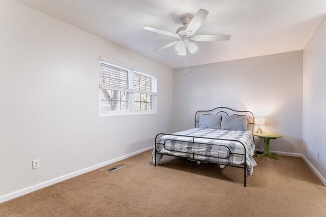 Building Photo - 6553 New Market Way