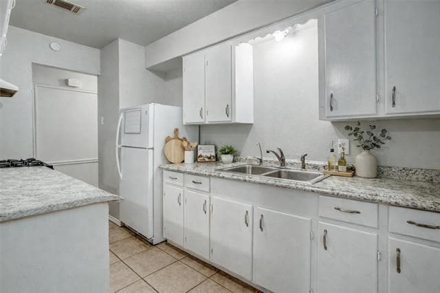 Building Photo - 919 Southloop Dr