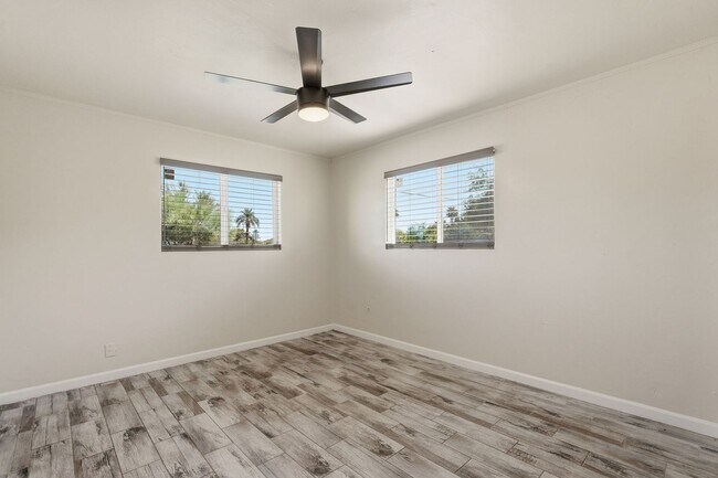 Building Photo - 209 E McMurray Blvd