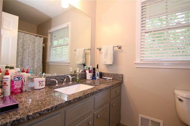 Building Photo - 3571 Sunderland Cir NE