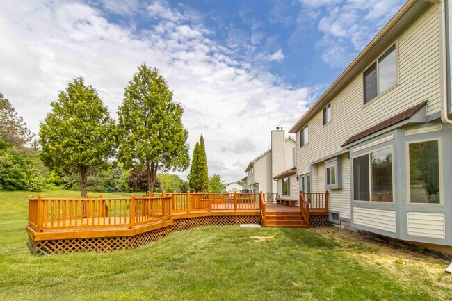 Building Photo - 2864 Mystic Dr