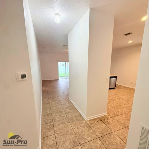 Building Photo - 1932 Cove Point Rd