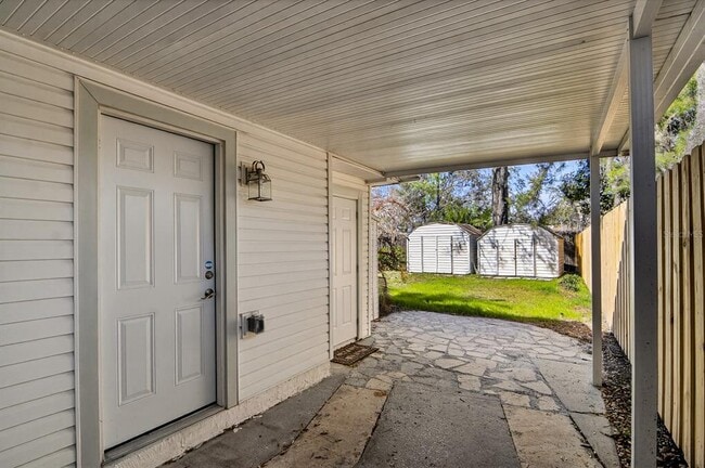 Building Photo - 815 W Lowry Ln