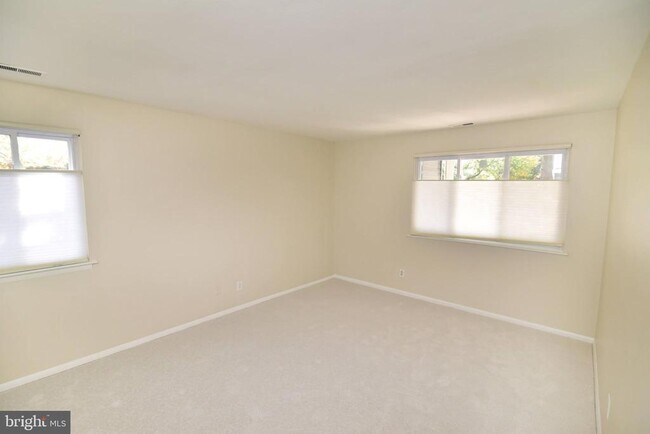 Building Photo - 201 Mulberry Cove