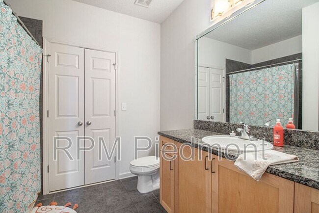 Building Photo - 401 16th St NW