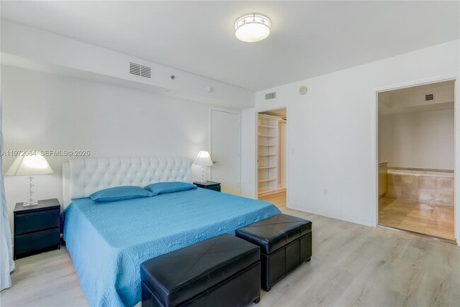 Building Photo - 1830 S Ocean Dr