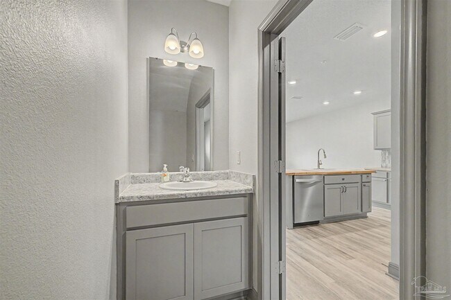 Building Photo - 9055 Golden Eye Dr