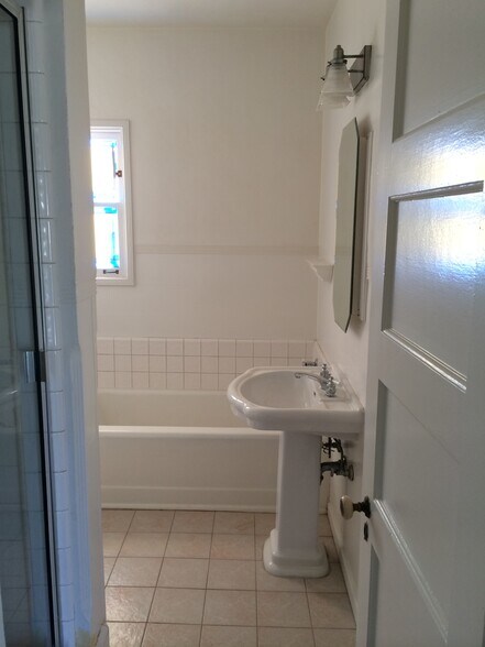 Upstairs bath with tub and shower - 3177 A St