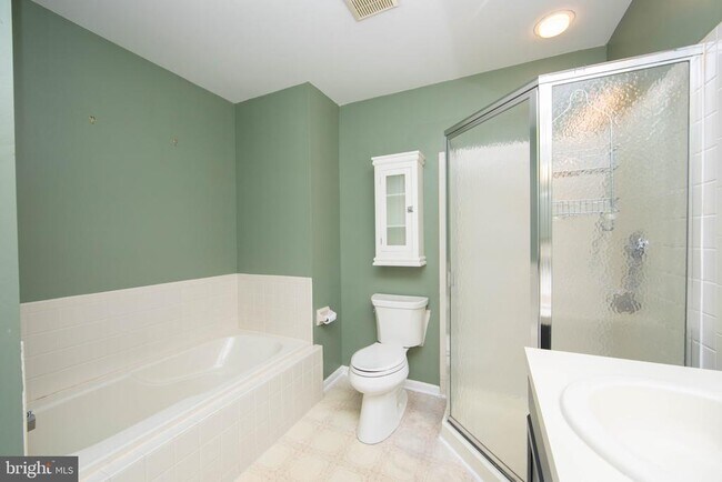Building Photo - 178 Kettlebrook Dr