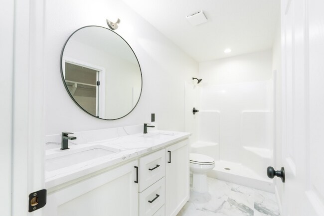 Building Photo - 116 Chisum