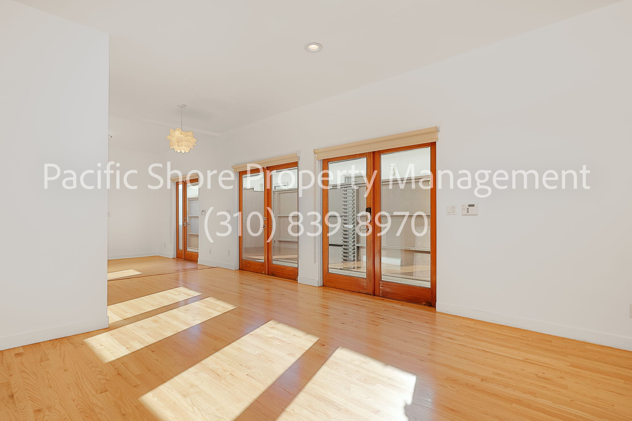 Building Photo - 545 1/2 Rose Ave