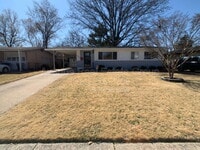 Building Photo - 858 Hazelvalley Dr