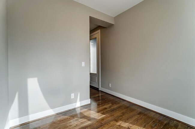 Building Photo - 438 Northern Ave