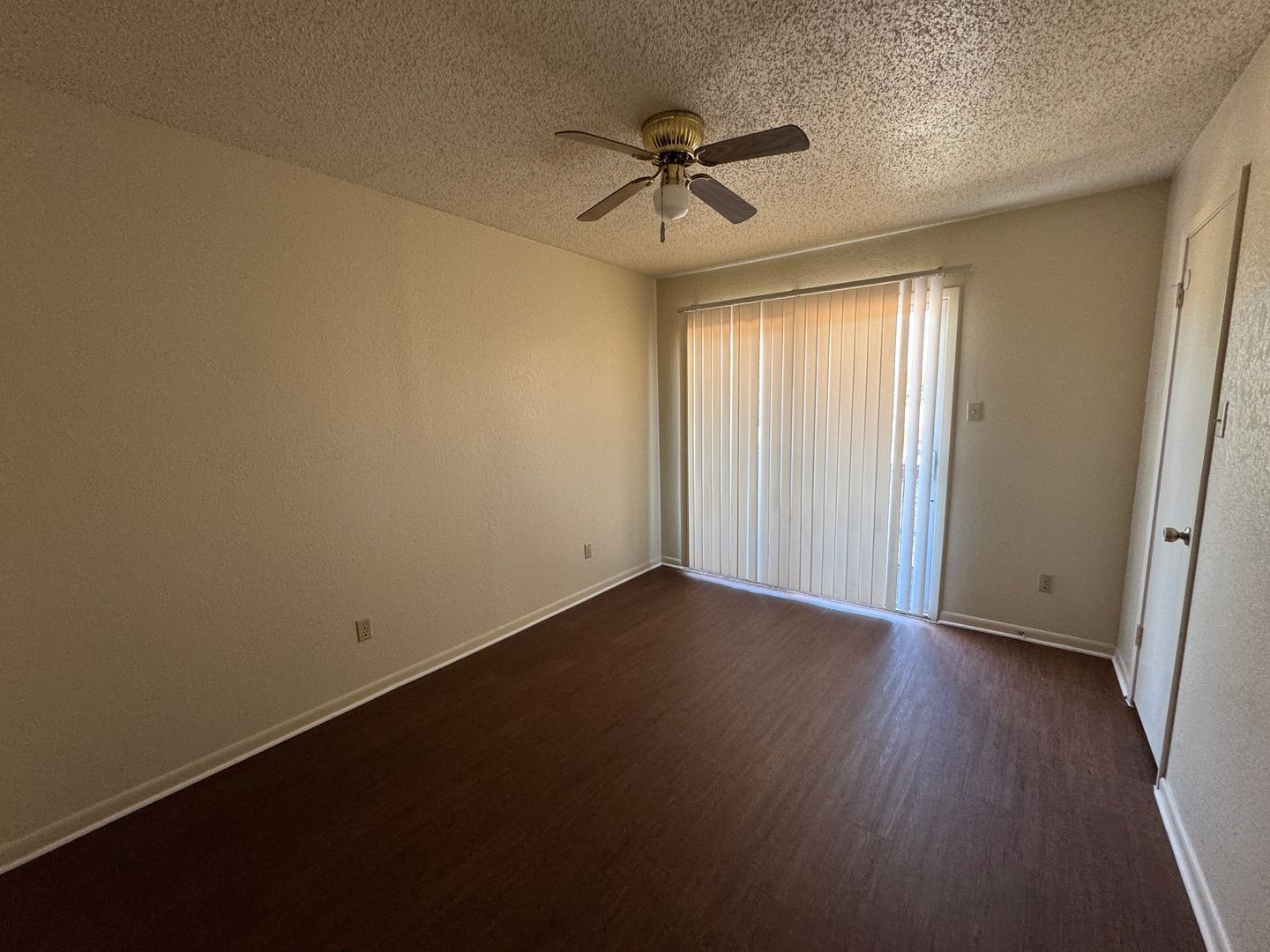 Building Photo - 3002 Chaucer Dr